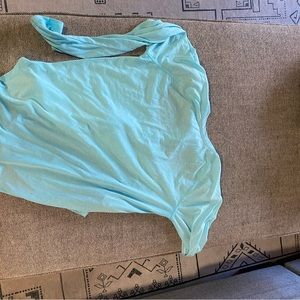 Under armor women’s workout top size small